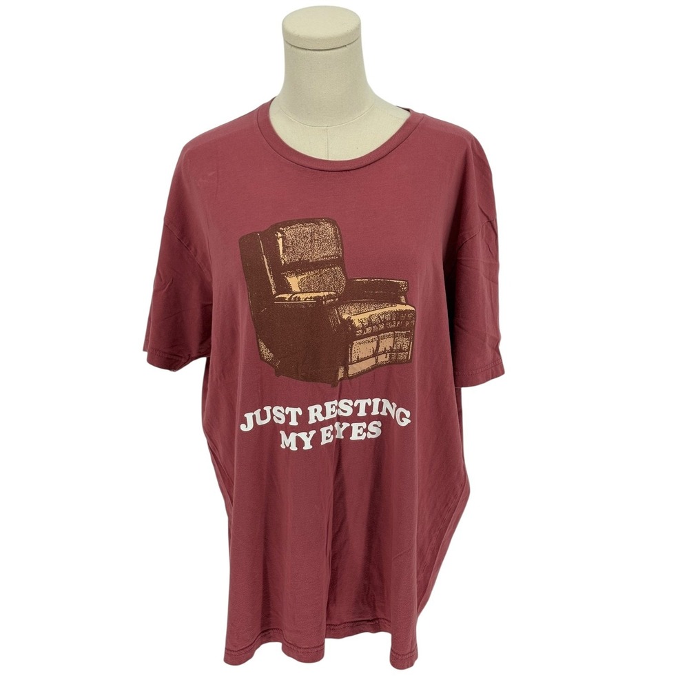 MCF Graphic T Shirt XL Rose Red Recliner Just Resting My Eyes Tee
